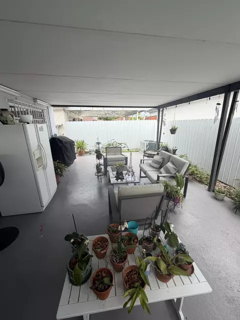 Exterior - 4349 W 10th Ave, Hialeah, FL 33012 photo 2 of 3
