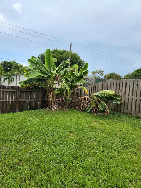 1000 SW 133rd Ter, Davie, FL 33325