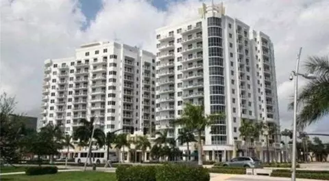 1830 Radius Dr #720, Hollywood, FL 33020