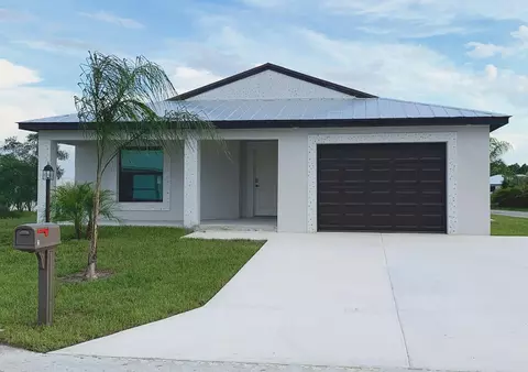 10 San Juan Ln, Port Saint Lucie, FL 34952