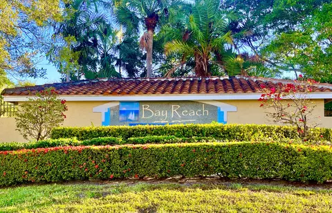 1105 Lake Shore Dr #104, Lake Park, FL 33403