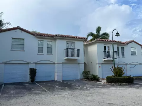 1105 Lake Shore Dr #104, Lake Park, FL 33403