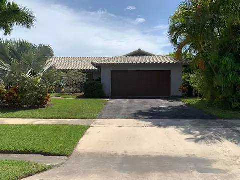 10311 Crosswind Rd, Boca Raton, FL 33498