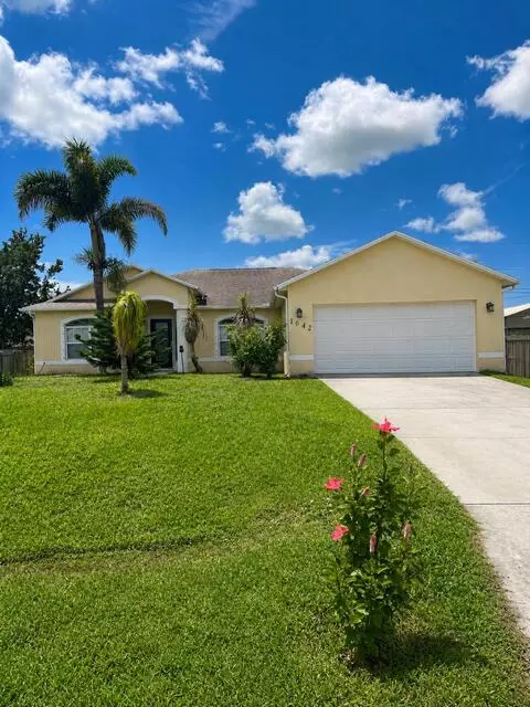 1042 SW Dartmouth Ave, Port Saint Lucie, FL 34953