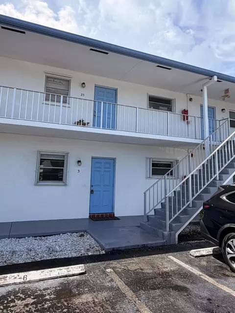 410 W Palm St, Lantana, FL 33462