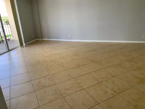 3001 W Rolling Hills Cir #709, Davie, FL 33328