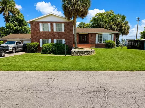 909 NE 3rd St, Belle Glade, FL 33430