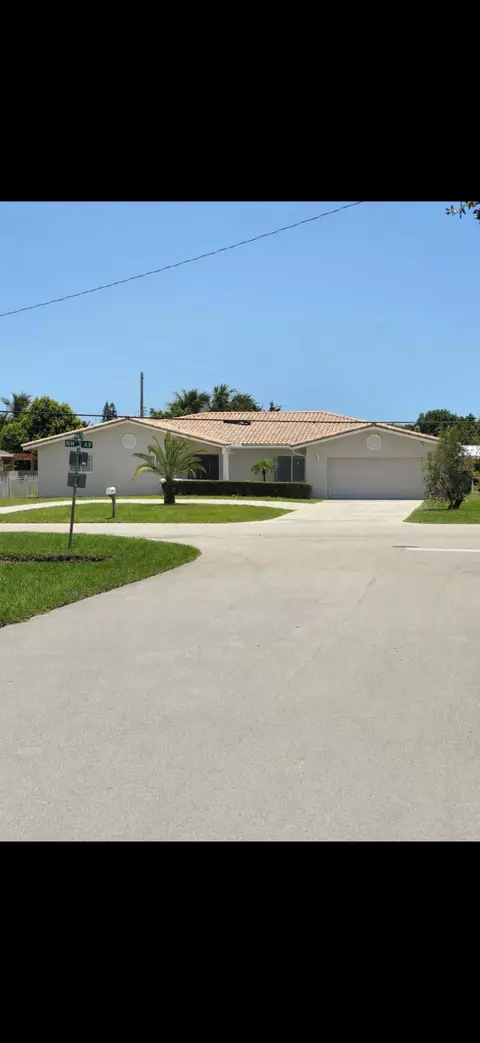 4110 NW 3rd Ave, Boca Raton, FL 33431