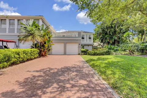 5600 Cambridge Blvd, Boca Raton, FL 33496