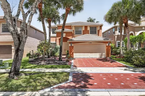 1158 Oakwater Dr, Royal Palm Beach, FL 33411
