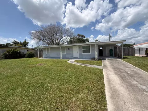 116 SE Camino St, Port Saint Lucie, FL 34952