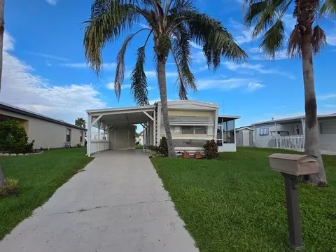 15 Grande Vista Way, Port Saint Lucie, FL 34952