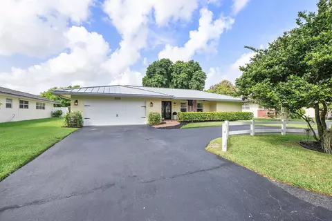 8520 NW 29th Dr, Coral Springs, FL 33065