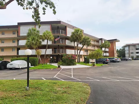 2900 NW 47th Ter #303B, Lauderdale Lakes, FL 33313