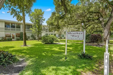 677 Royal Palm Blvd #7, Vero Beach, FL 32960