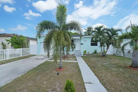 2517 Rodman St, Hollywood, FL 33020