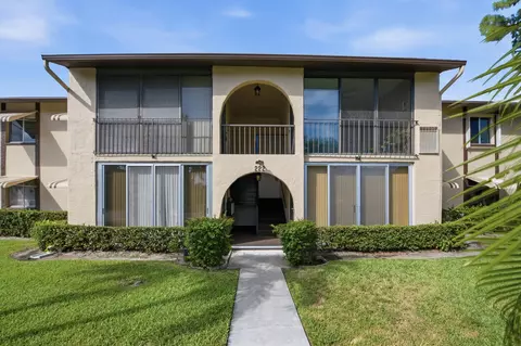 222 Pine Hov Cir #A-2, Greenacres, FL 33463