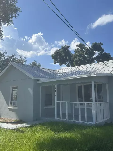 940 19th St SW, Vero Beach, FL 32960