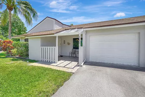 8630 Bridle Path Ct #207, Davie, FL 33328