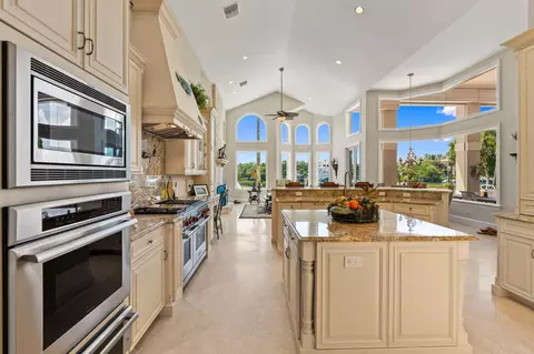 Kitchen - 6854 SE Isle Way, Stuart, FL 34996 photo 4 of 4
