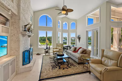 Living - 6854 SE Isle Way, Stuart, FL 34996 photo 2 of 3