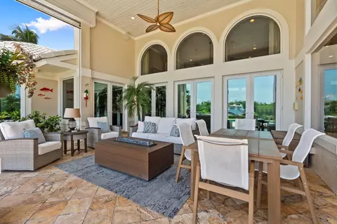 Exterior - 6854 SE Isle Way, Stuart, FL 34996 photo 5 of 7
