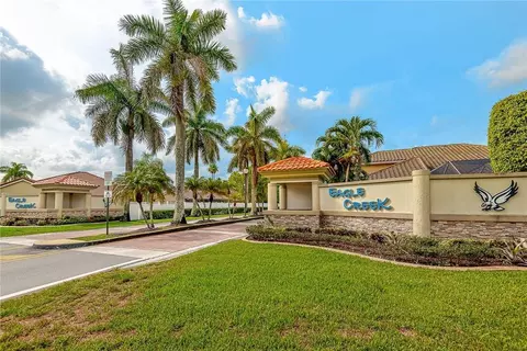 11551 SW 11th St, Pembroke Pines, FL 33025