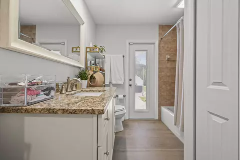 Bath - 1102 Kriss Ln, Jupiter, FL 33458 photo 4 of 4
