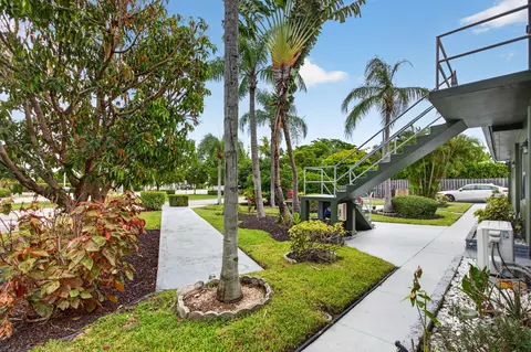 Exterior - 3404 Spring St, Pompano Beach, FL 33062 photo 10 of 12