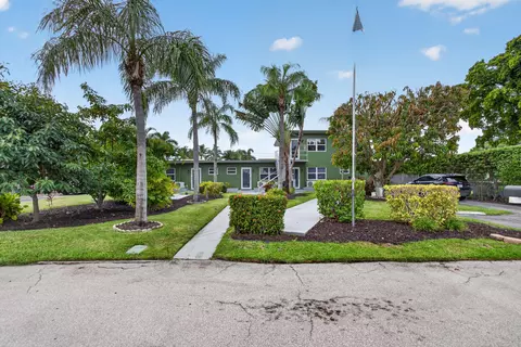 Exterior - 3404 Spring St, Pompano Beach, FL 33062 photo 3 of 12