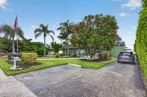 Exterior - 3404 Spring St, Pompano Beach, FL 33062 photo 5 of 12