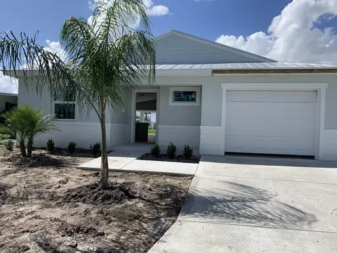 31 Mariposa Ln, Port Saint Lucie, FL 34952