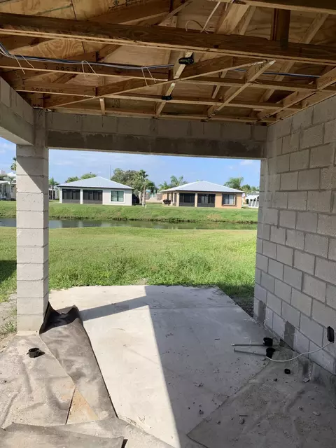 31 Mariposa Ln, Port Saint Lucie, FL 34952
