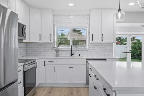 2775 NE 5th Ave, Boca Raton, FL 33431