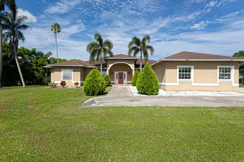 173 S Greenstar Ave, Pahokee, FL 33476