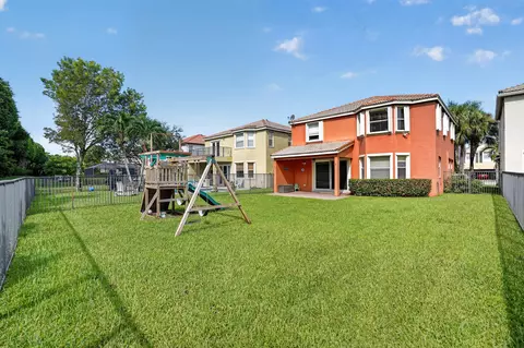 9135 Dupont Pl, Wellington, FL 33414