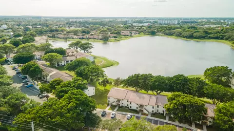 2900 Olivewood Ter #201, Boca Raton, FL 33431