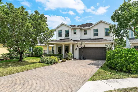 924 Deer Haven Dr, The Acreage, FL 33470