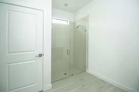 Bath - 5929 SE Sky Blue Cir E, Stuart, FL 34997 photo 4 of 4