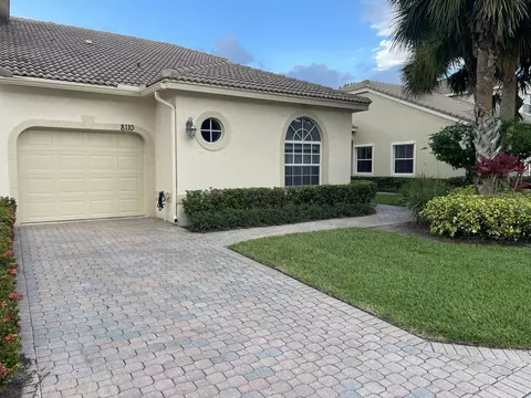 8110 Carnoustie Pl, Port Saint Lucie, FL 34986