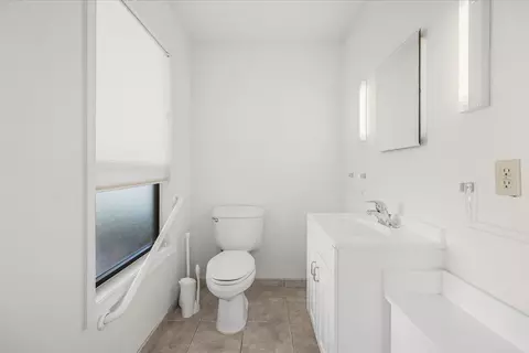 Bath - 1904 NW 22nd St, Stuart, FL 34994 photo 1 of 5