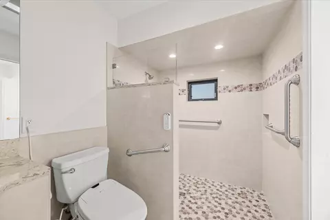 Bath - 1904 NW 22nd St, Stuart, FL 34994 photo 4 of 5