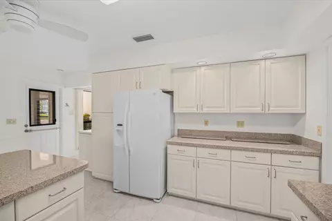 Kitchen - 1904 NW 22nd St, Stuart, FL 34994 photo 6 of 6