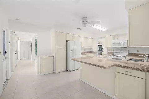 Kitchen - 1904 NW 22nd St, Stuart, FL 34994 photo 2 of 6