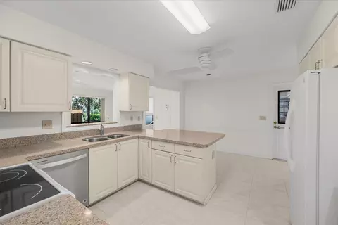 Kitchen - 1904 NW 22nd St, Stuart, FL 34994 photo 5 of 6