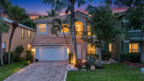 6657 Lurais Dr, Lake Worth, FL 33463