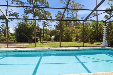 Exterior - 4916 SE Manatee Cove Rd, Stuart, FL 34997 photo 4 of 10