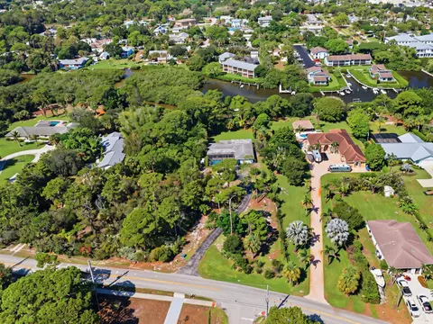View/Area - 4916 SE Manatee Cove Rd, Stuart, FL 34997 photo 3 of 7