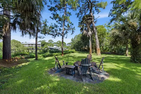 Exterior - 4916 SE Manatee Cove Rd, Stuart, FL 34997 photo 6 of 10