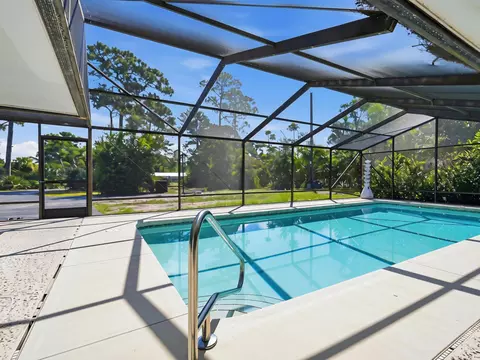 Exterior - 4916 SE Manatee Cove Rd, Stuart, FL 34997 photo 5 of 10